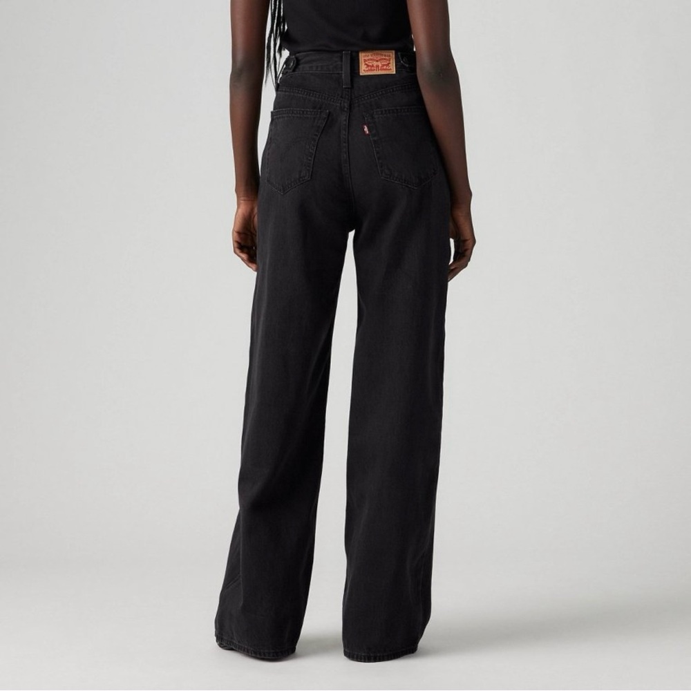 Levi’s High-Rise Cinch Baggy Jeans